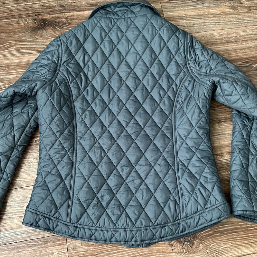 Barbour Fairview Quilted Jacket - Picture 11 of 11